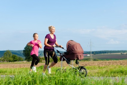 Cu beneficiul lucrurilor de a face cu mama la o plimbare cu copii