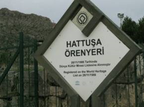 Capitala vechii regate hitite din Hattus-Hatsuș (Bogazkale, Turcia) este terenul dinaintea inundațiilor