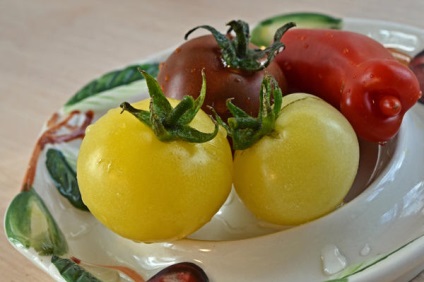Tomate de zăpadă super-albă de zăpadă - nemaipomenită și productivă