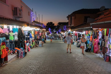 Haine și piețe de bacanie în antalya centrală, în scaram și laras