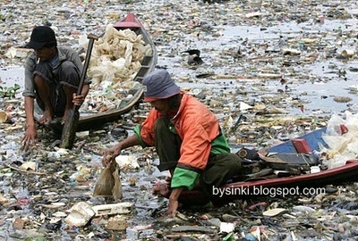 În India, oamenii au curățat plaja de 5 mii tone de deșeuri
