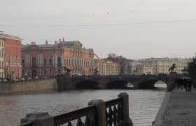 Weekend în St. Petersburg, Casa-TV