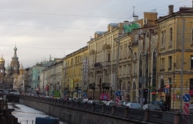 Weekend în St. Petersburg, Casa-TV