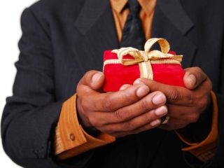 Opt trucuri viclean cum să obțineți de la un bărbat exact darul pe care doriți, dezvoltare