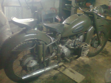 Refacerea motocicletei la-750
