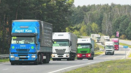 În Ucraina, mărfurile au început să fure mărfurile direct în mișcare de la • portalurile de camioane compromițătoare