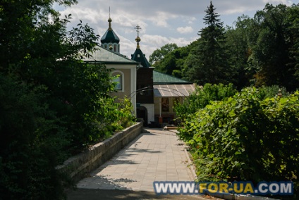 Locurile misterioase ale Kievului sunt un traseu al bisericii (numele satului este liber, ca într-adevăr, iar tractul