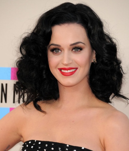 Imaginile lui Katy Perry nu o recunoști