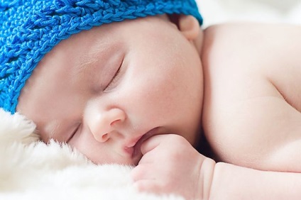 Copilul de 1 lună doarme rău pentru motivele ce trebuie să facă