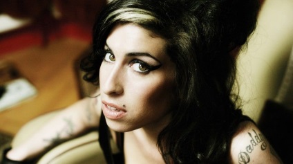 Amy winehouse - poze biografie - muzoko