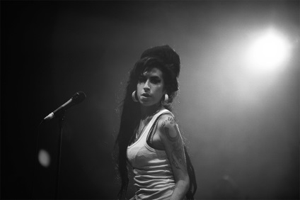 Amy winehouse - poze biografie - muzoko