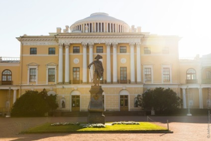 Palatul Anichkov - distracție din Petersburg