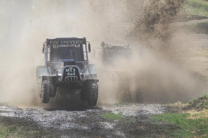 Mai mult de 30 000 de persoane au participat la turneul jubiliar de pe tractor în jurul valorii de 