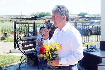 День народження в смиловке відкрили пам'ятник депутату В'ячеславу росі, і призначили 16 липня святом