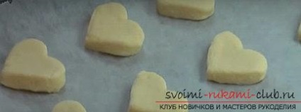 Pregătește cookie-urile pentru sănătate dintr-un aluat de brânză de vaci cu propriile mâini - coacere de clasă de master