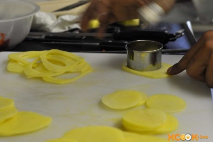 Graten dofinua - rețetă pentru gătitul de cartofi cu o fotografie