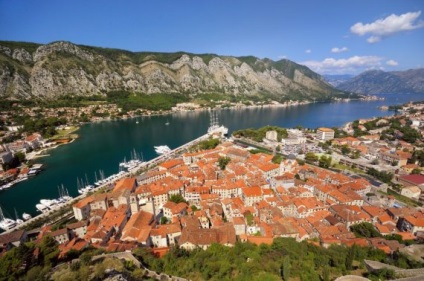 Cum să ajungi de la Perast