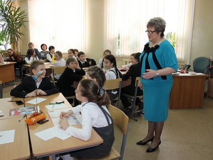 Cum de a face una dintre cele mai de succes instituții de învățământ din țară de la școala obișnuită - Izhevsk și