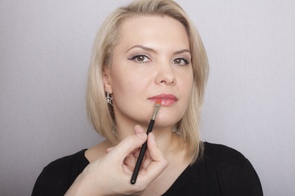 Hogyan lehet egyszerűen megváltoztatni a napi make-up az esti oktatás, kozmetikus bennfentes