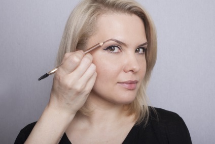 Hogyan lehet egyszerűen megváltoztatni a napi make-up az esti oktatás, kozmetikus bennfentes