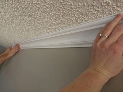 Cum să lipiți o placă de plafon pe tapet, în colțuri, cu pereți curbați