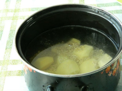 Cum să gătești o supă de ciupercă cu o rețetă de bob de perlat cu o fotografie pas cu pas