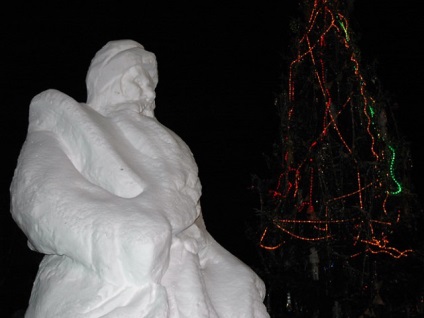 Cum se face din Moș Crăciun din zăpadă și Snow Maiden în mod corect