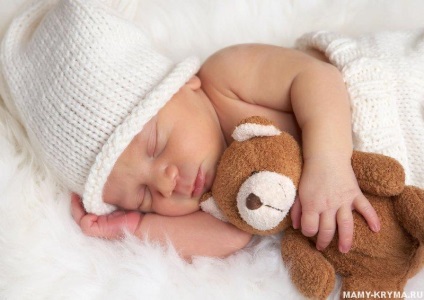 Cum de a pune un nou-născut să doarmă, mamele din Crimeea