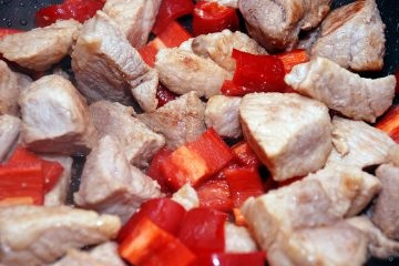 Kavarma - carne tocată și ciuperci în stil bulgar