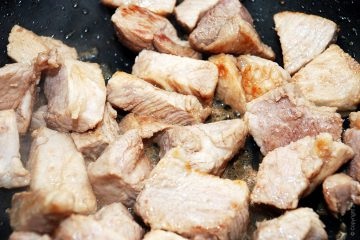 Kavarma - carne tocată și ciuperci în stil bulgar