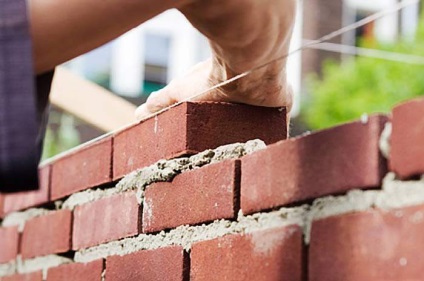 Pereti din caramida si grosimea zidurilor prin pardoseala din beton