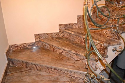 Scări de marmură și modalități de finisare a treptelor și a altor elemente ale scării din marmură,