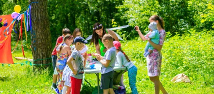 Cursuri de masterat în aer liber pentru copii și adolescenți pe tema celei de-a doua vieți a lucrurilor, dedicate