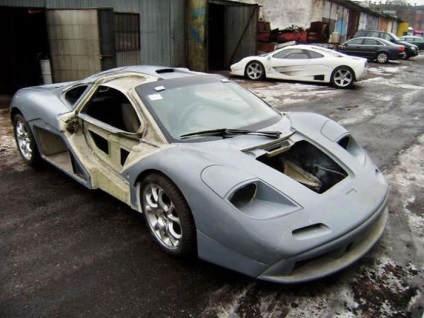 McLaren F1 kezeddel (50 fotó)