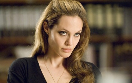 Model, spion, care are 9 filme cu Angelina Jolie