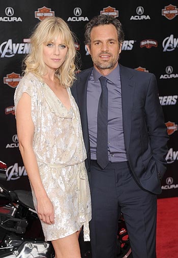Avengers premiera mondiala cu Roberta Downey, Jr., Scarlett Johansson si alte vedete, bârfe