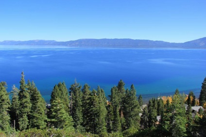 Lacul Tahoe din SUA - centrul de turism stațiune în munții din California, lac tahoe