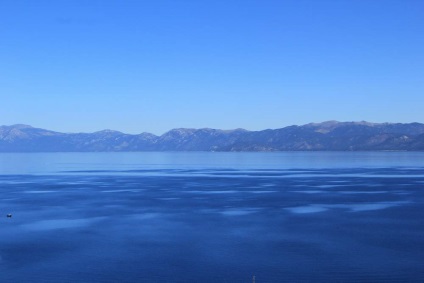 Lacul Tahoe din SUA - centrul de turism stațiune în munții din California, lac tahoe