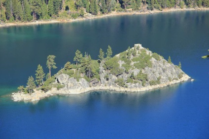 Lacul Tahoe din SUA - centrul de turism stațiune în munții din California, lac tahoe