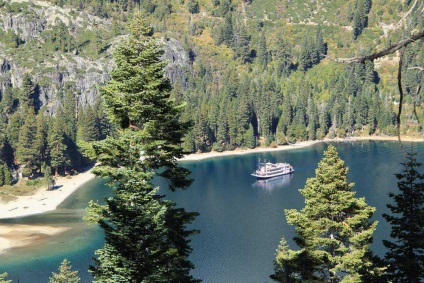 Lacul Tahoe din SUA - centrul de turism stațiune în munții din California, lac tahoe