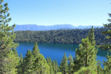 Lacul Tahoe din SUA - centrul de turism stațiune în munții din California, lac tahoe