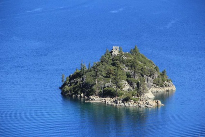 Lacul Tahoe din SUA - centrul de turism stațiune în munții din California, lac tahoe