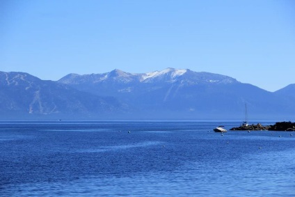 Lacul Tahoe din SUA - centrul de turism stațiune în munții din California, lac tahoe