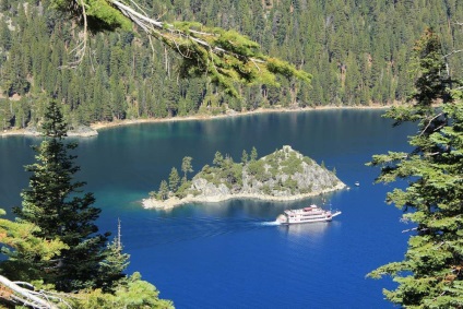 Lacul Tahoe din SUA - centrul de turism stațiune în munții din California, lac tahoe