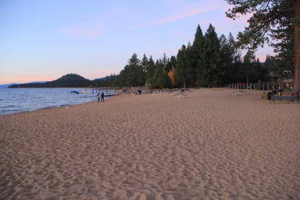 Lacul Tahoe din SUA - centrul de turism stațiune în munții din California, lac tahoe