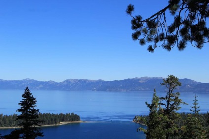 Lacul Tahoe din SUA - centrul de turism stațiune în munții din California, lac tahoe