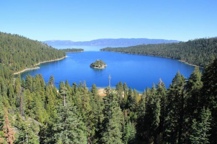 Lacul Tahoe din SUA - centrul de turism stațiune în munții din California, lac tahoe