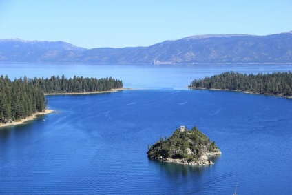 Lacul Tahoe din SUA - centrul de turism stațiune în munții din California, lac tahoe