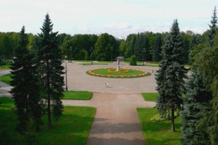 Parks of St. Petersburg, ahol sétálni a télen egy gyerek és egy kutya