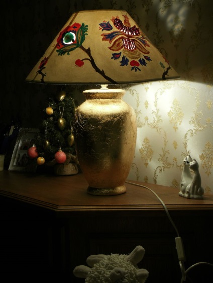Remakează vechea lampă de la noptieră